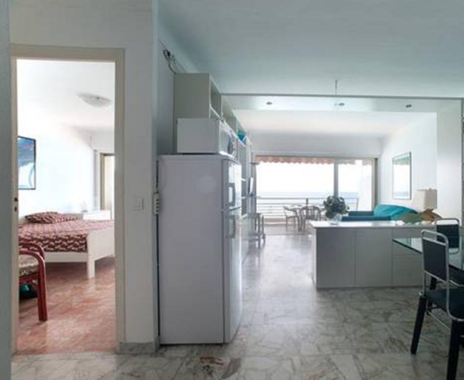 Ferienwohnung Flat Rossi Menton Zimmer foto